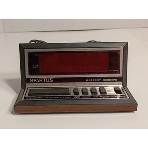 Working Vintage Spartus Digital Alarm Clock Model‎ 1140 Faux Wood
